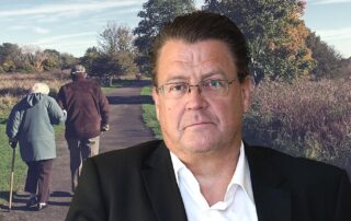 Besuchs- und Ausgangsbeschränkungen in Alten- und Pflegeheimen sind verfassungswidrig